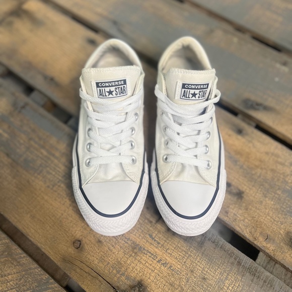 Converse Shoes - EUC ★CONVERSE★ ALL STAR | White Low Rise Chuck Taylors | Size 7 & 5